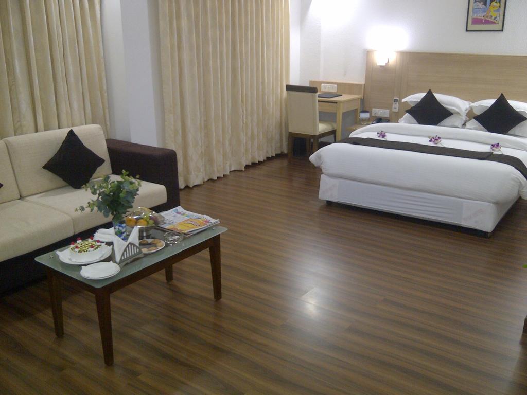 Hotel Ambient Turret Bangalore Room photo